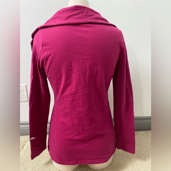 2/$30⚡️- SWEATER | Women’s Roots sweater size medium - Picture 2 of 4